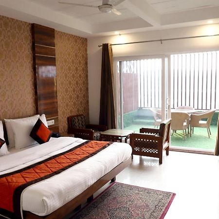 Airport Hotel New Delhi Exteriör bild