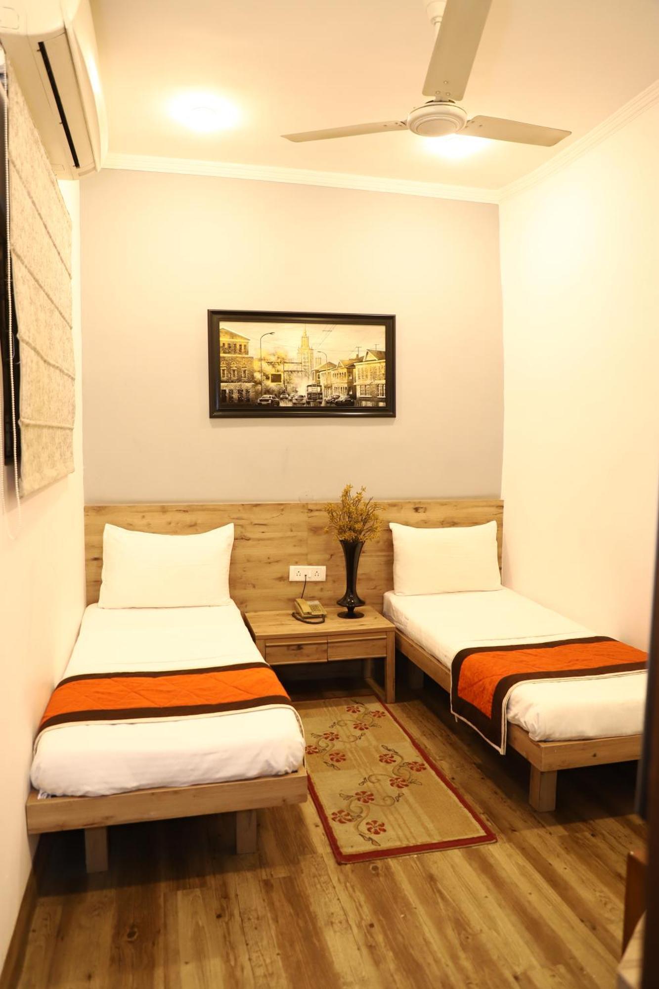 Airport Hotel New Delhi Exteriör bild